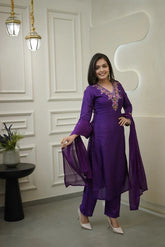 Women Floral Embroidered Regular Thread Work Kurta with Trousers & Dupatta