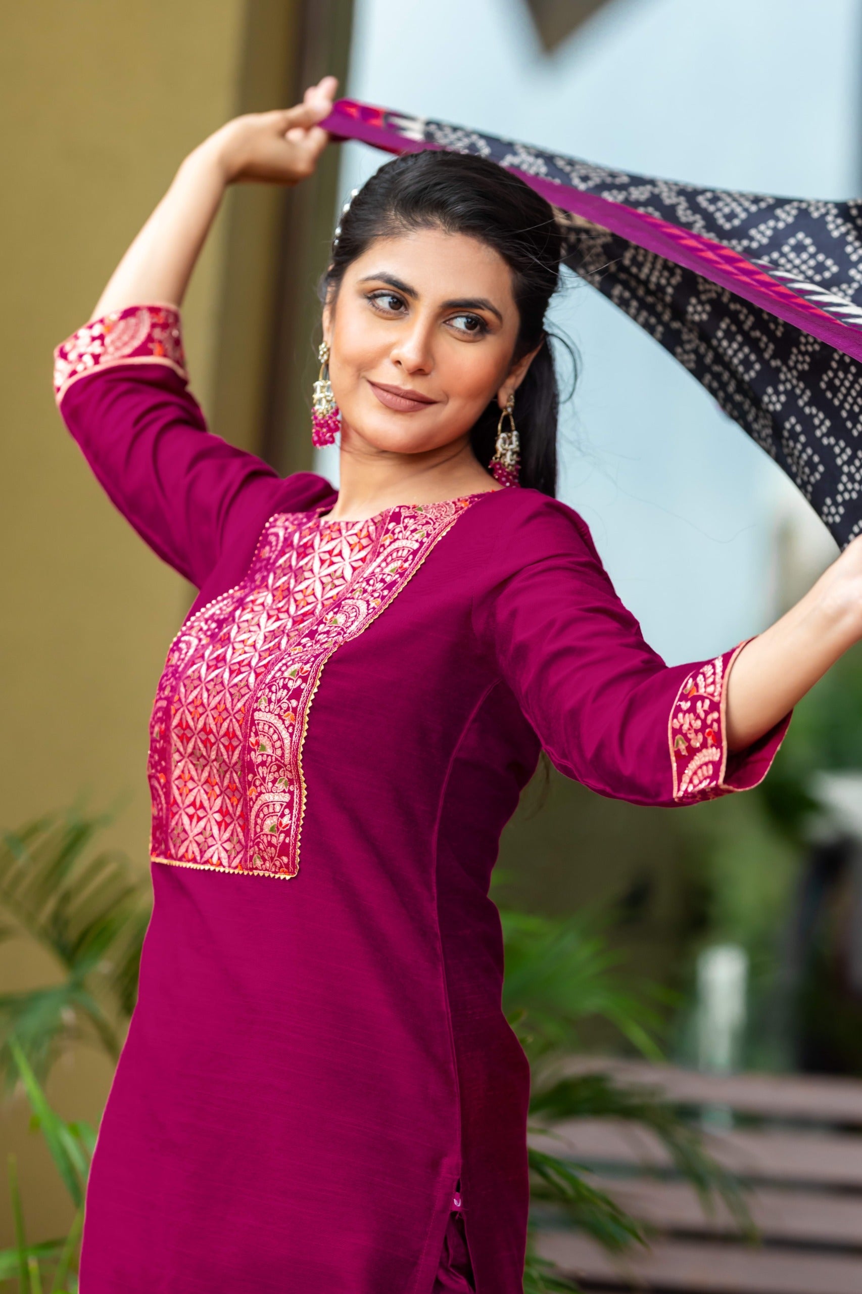 Women Silk Blend Kurta Pant Set